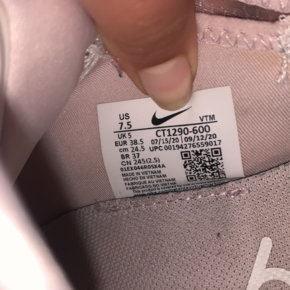 Nike Air Max 270 - Picture 6 of 6